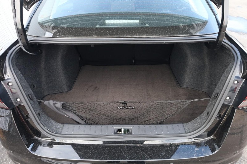 Nissan Versa Vehicle Image 07