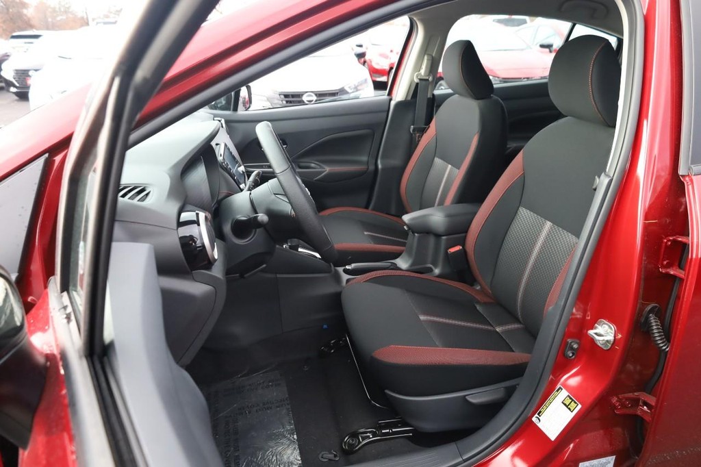 Nissan Versa Vehicle Image 08