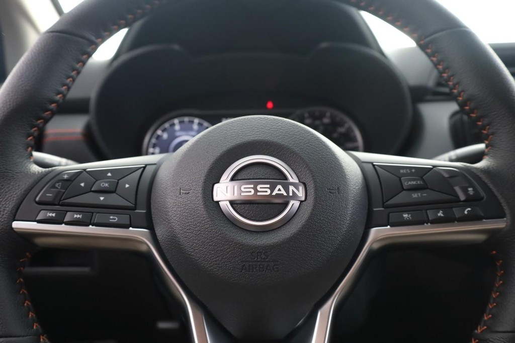 Nissan Versa Vehicle Image 09