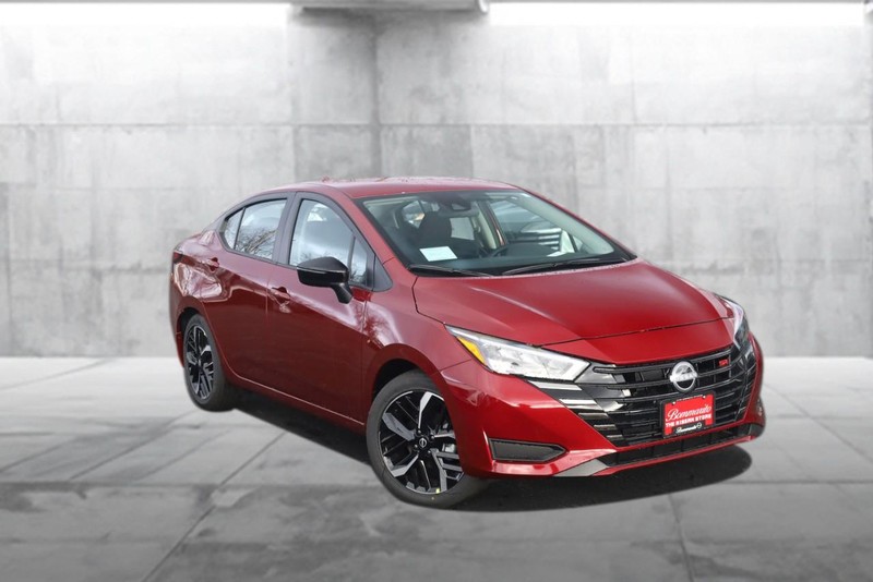 Nissan Versa Vehicle Image 02