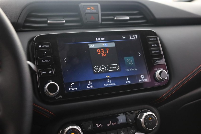 Nissan Versa Vehicle Image 11