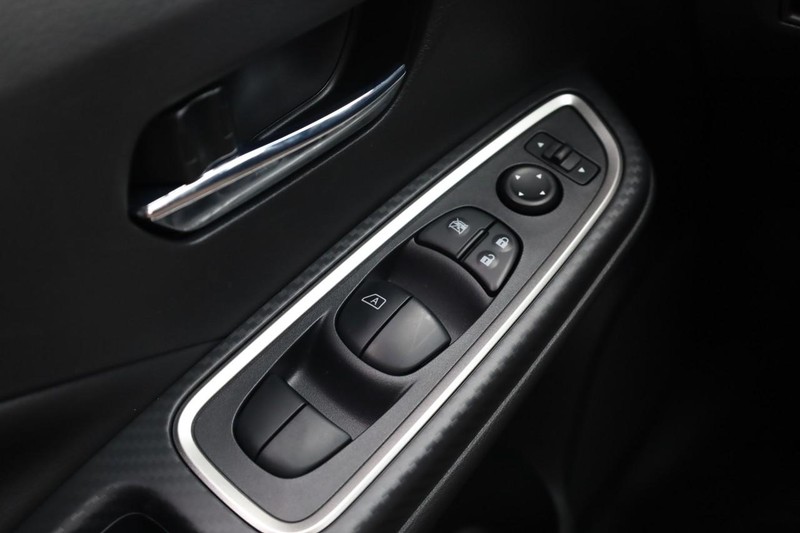 Nissan Versa Vehicle Image 17