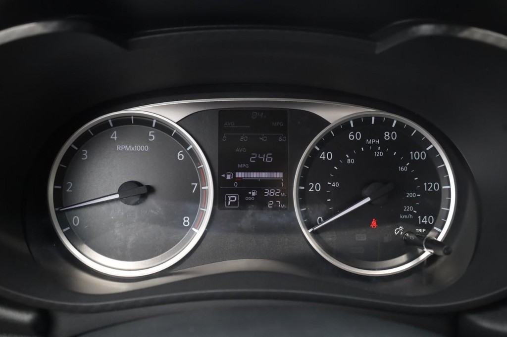 Nissan Versa Vehicle Image 13