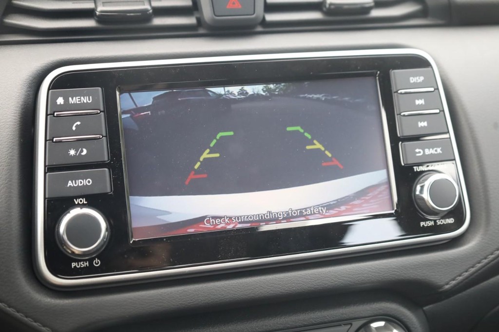 Nissan Versa Vehicle Image 15