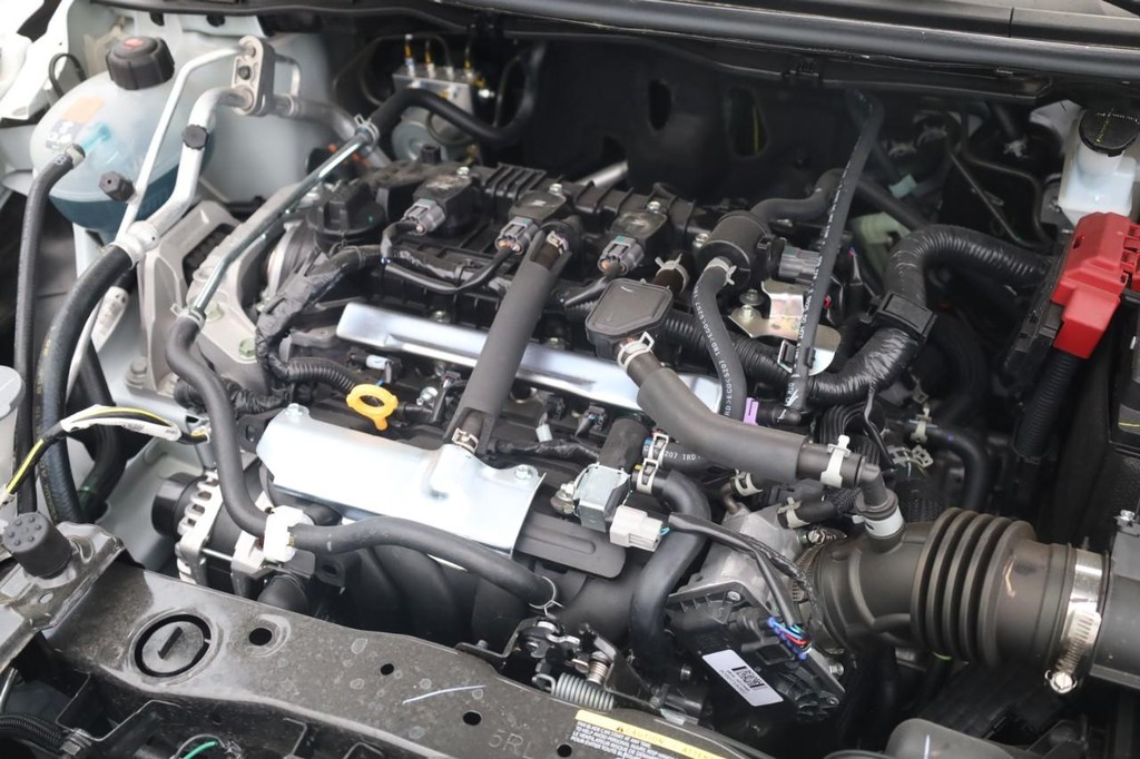 Nissan Versa Vehicle Image 23