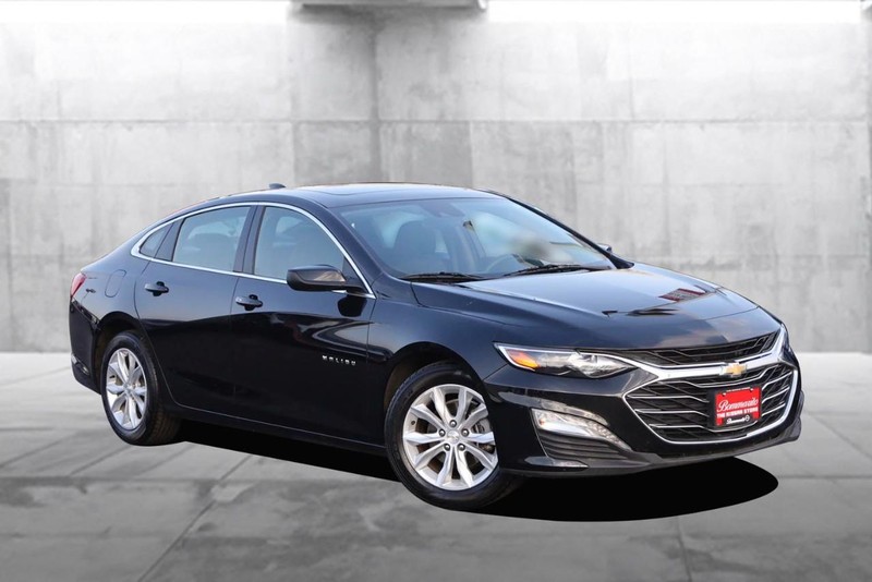 Chevrolet Malibu Vehicle Full-screen Gallery Image 02