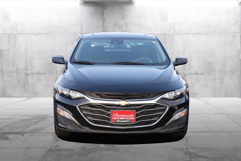 Chevrolet Malibu Vehicle Full-screen Gallery Image 04