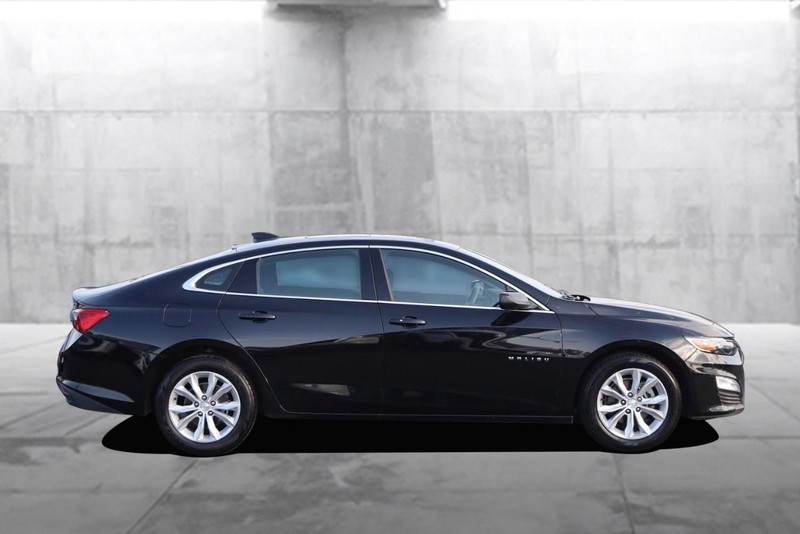 Chevrolet Malibu Vehicle Full-screen Gallery Image 05