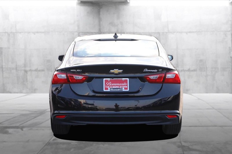 Chevrolet Malibu Vehicle Full-screen Gallery Image 06
