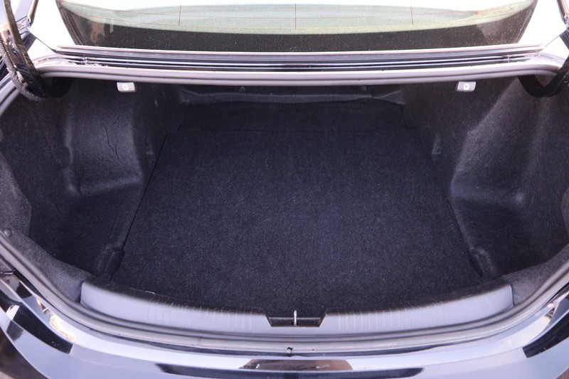 Chevrolet Malibu Vehicle Full-screen Gallery Image 07