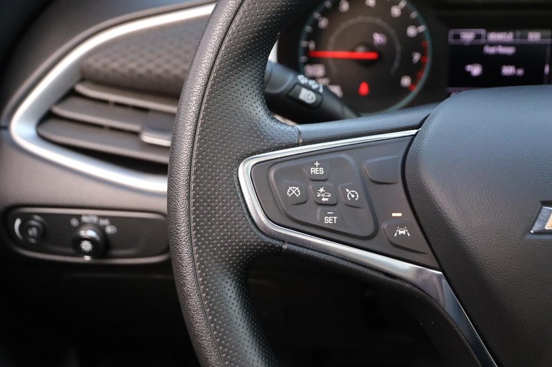 Chevrolet Malibu Vehicle Full-screen Gallery Image 12