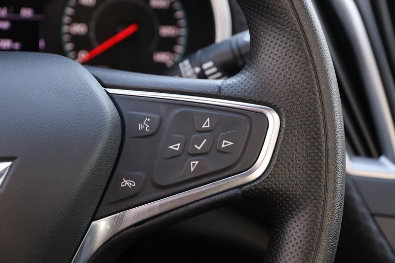 Chevrolet Malibu Vehicle Full-screen Gallery Image 13