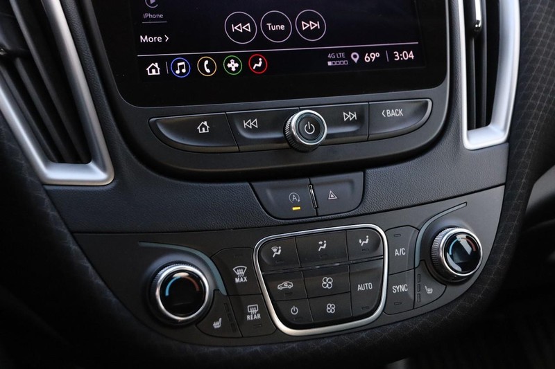 Chevrolet Malibu Vehicle Full-screen Gallery Image 18