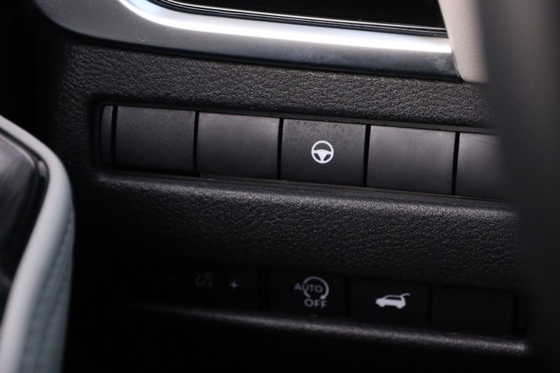 Nissan Rogue Vehicle Image 22