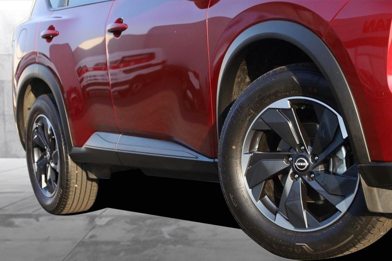 Nissan Rogue Vehicle Image 03