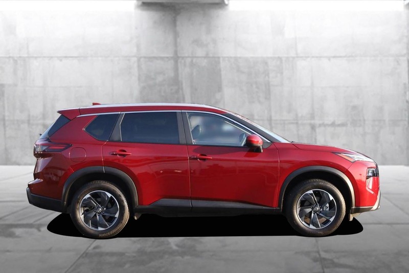 Nissan Rogue Vehicle Image 05