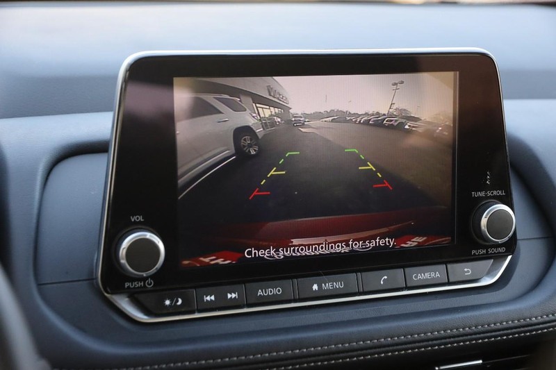 Nissan Rogue Vehicle Image 19