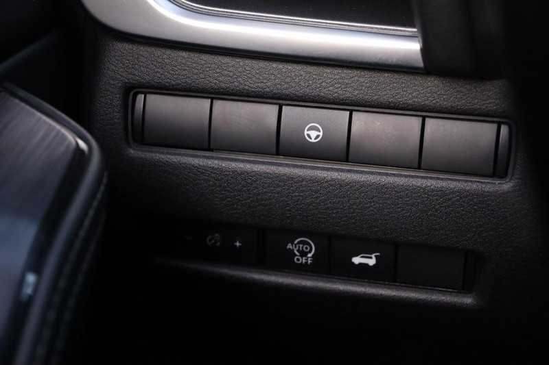 Nissan Rogue Vehicle Image 22
