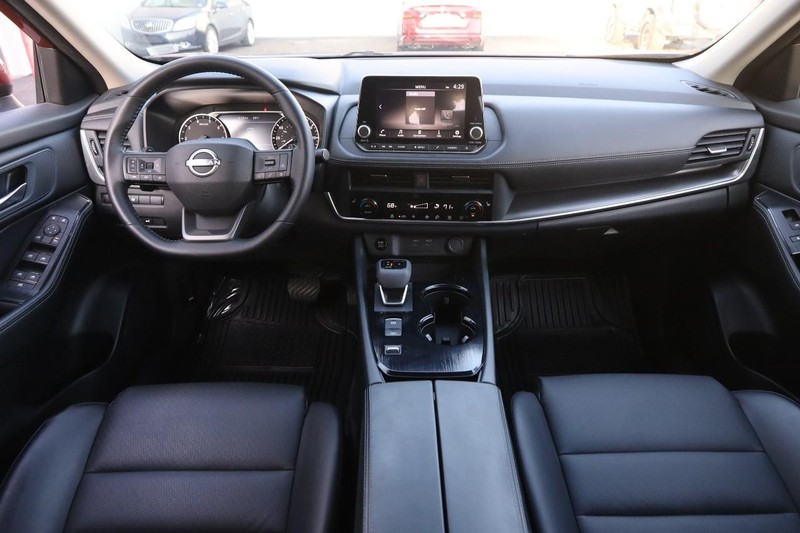Nissan Rogue Vehicle Image 23