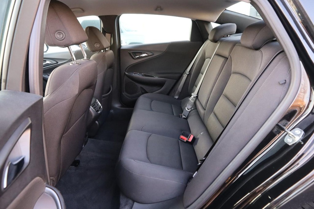 Chevrolet Malibu Vehicle Image 09