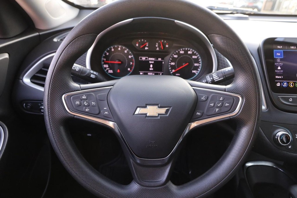 Chevrolet Malibu Vehicle Image 10
