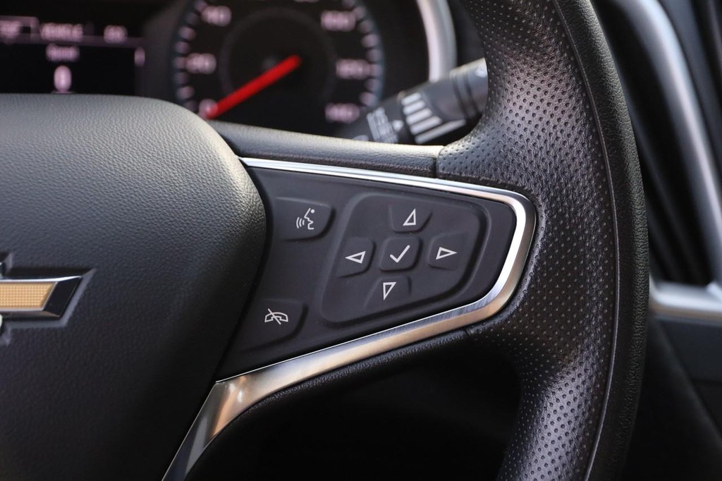 Chevrolet Malibu Vehicle Image 12