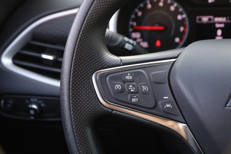 Chevrolet Malibu Vehicle Full-screen Gallery Image 11