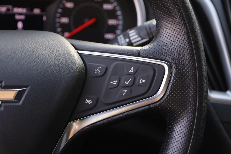 Chevrolet Malibu Vehicle Full-screen Gallery Image 12