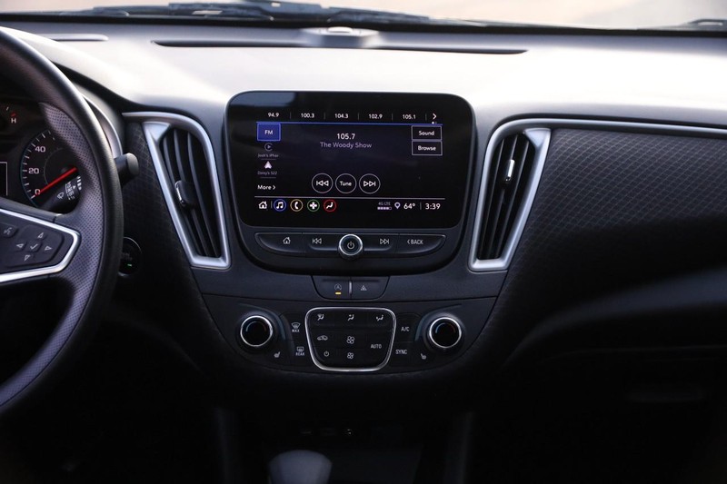 Chevrolet Malibu Vehicle Full-screen Gallery Image 22