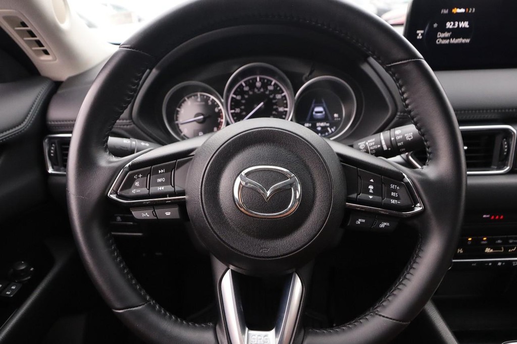 Mazda CX-5 Vehicle Full-screen Gallery Image 10