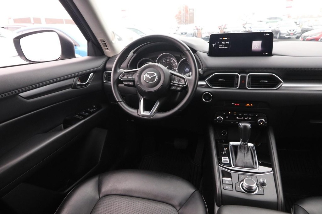Mazda CX-5 Vehicle Full-screen Gallery Image 21
