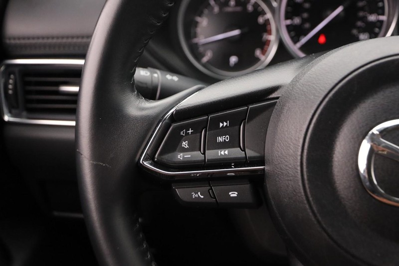 Mazda CX-5 Vehicle Full-screen Gallery Image 11