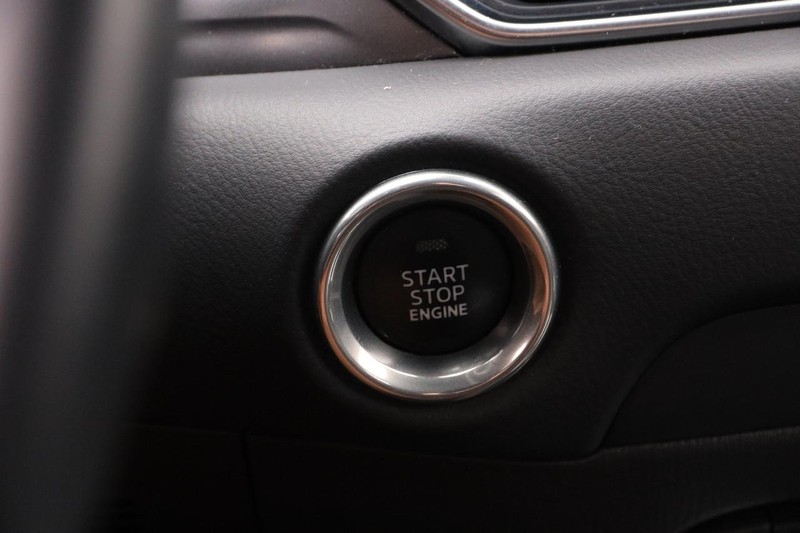 Mazda CX-5 Vehicle Full-screen Gallery Image 14