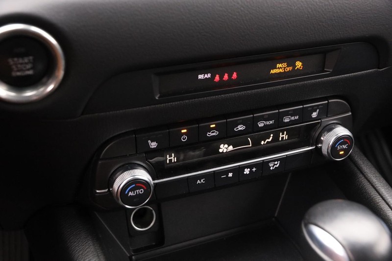 Mazda CX-5 Vehicle Full-screen Gallery Image 17