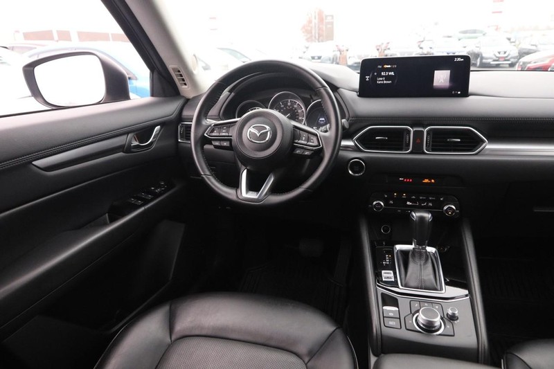 Mazda CX-5 Vehicle Full-screen Gallery Image 21