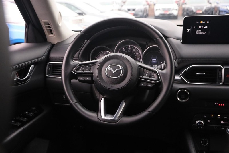 Mazda CX-5 Vehicle Full-screen Gallery Image 22