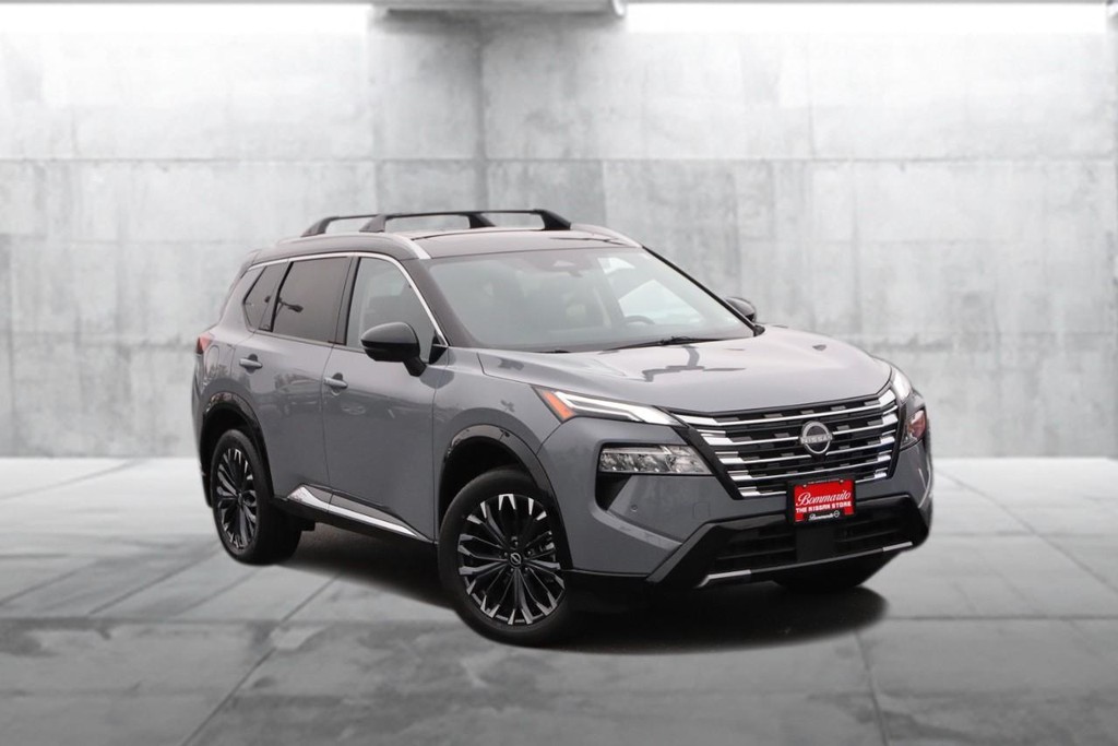 Nissan Rogue Vehicle Image 02