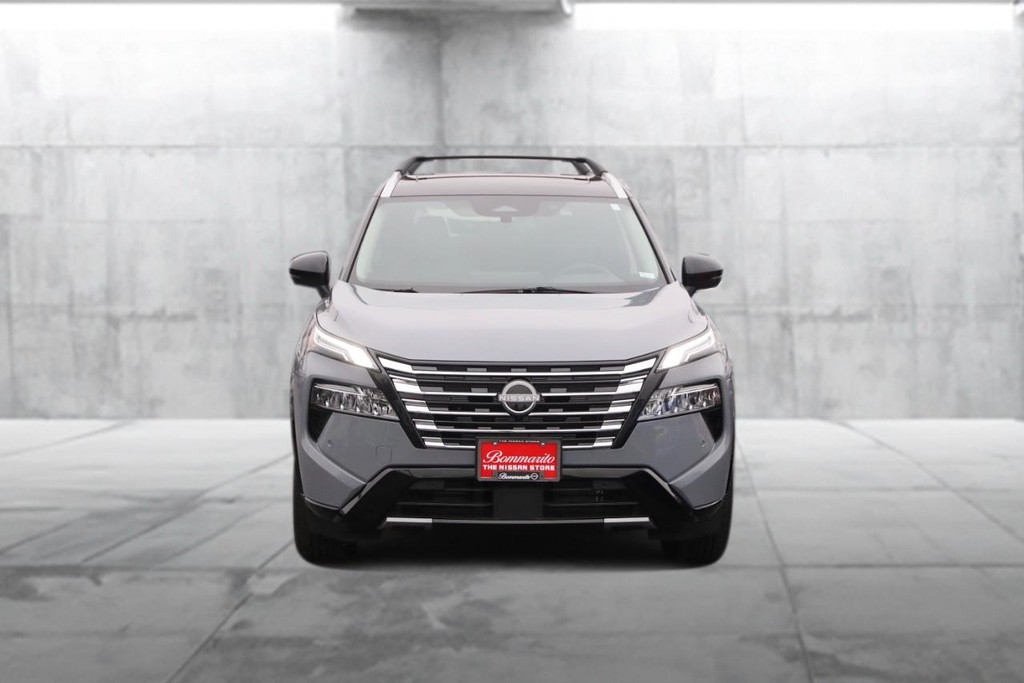 Nissan Rogue Vehicle Image 04