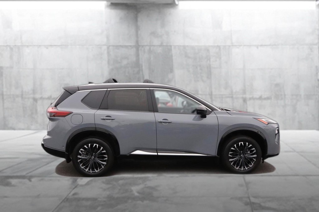 Nissan Rogue Vehicle Image 05