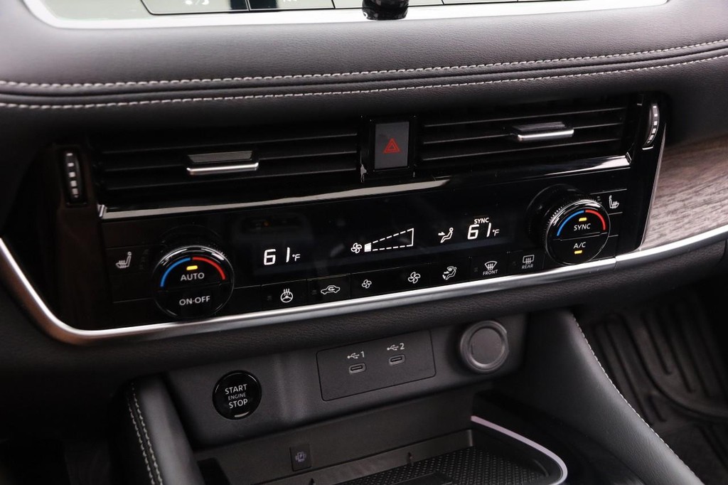 Nissan Rogue Vehicle Image 23