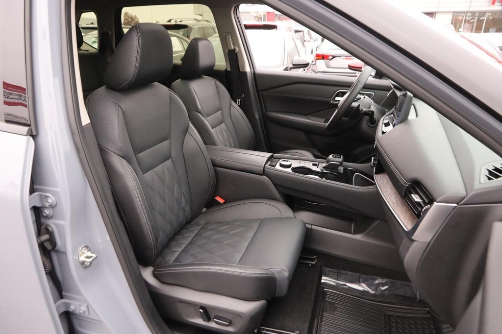 Nissan Rogue Vehicle Image 27