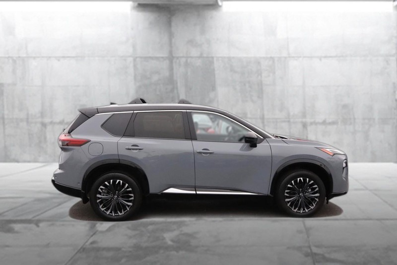 Nissan Rogue Vehicle Image 05