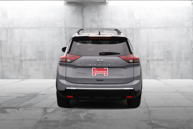 Nissan Rogue Vehicle Image 06
