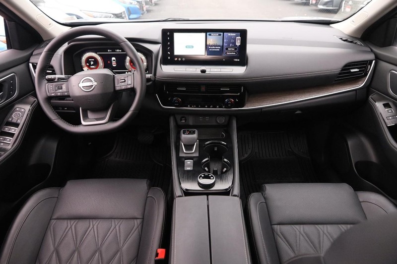 Nissan Rogue Vehicle Image 12