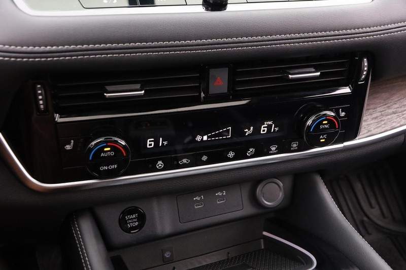 Nissan Rogue Vehicle Image 23