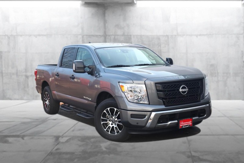 Nissan Titan Vehicle Image 02