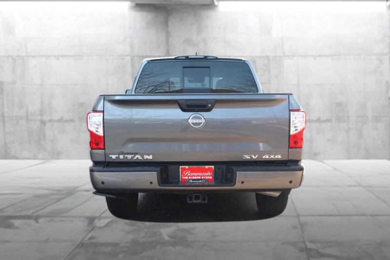 Nissan Titan Vehicle Image 06