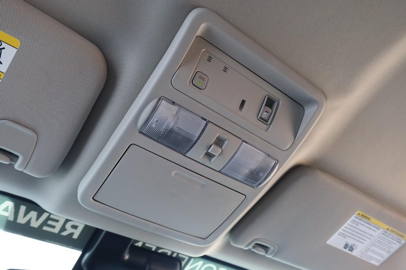 Nissan Titan Vehicle Image 18