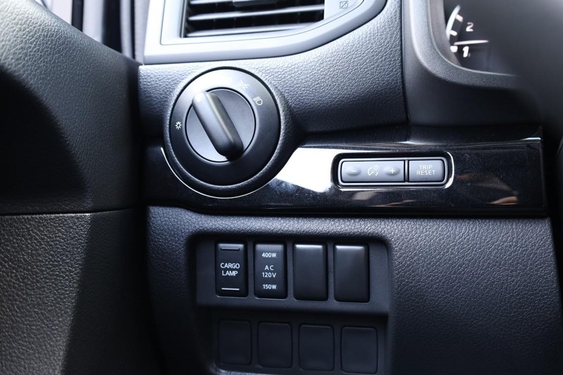 Nissan Titan Vehicle Image 20