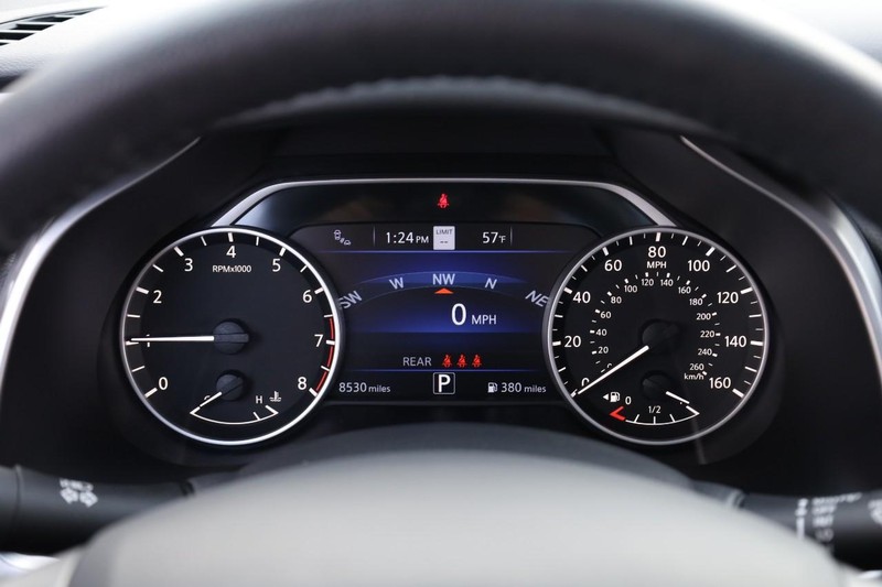 Nissan Murano Vehicle Image 12